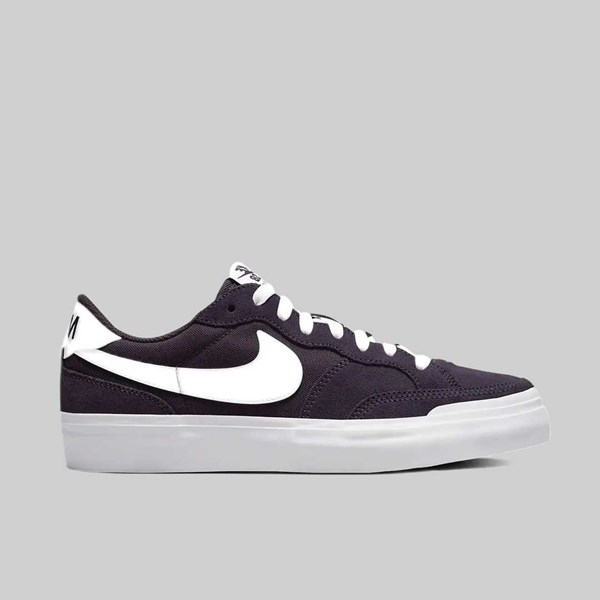 NIKE SB ZOOM POGO PLUS BLACK WHITE 