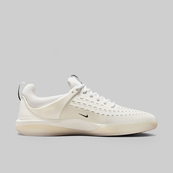 NIKE SB NYJAH 3 WHITE BLACK SUMMIT WHITE 